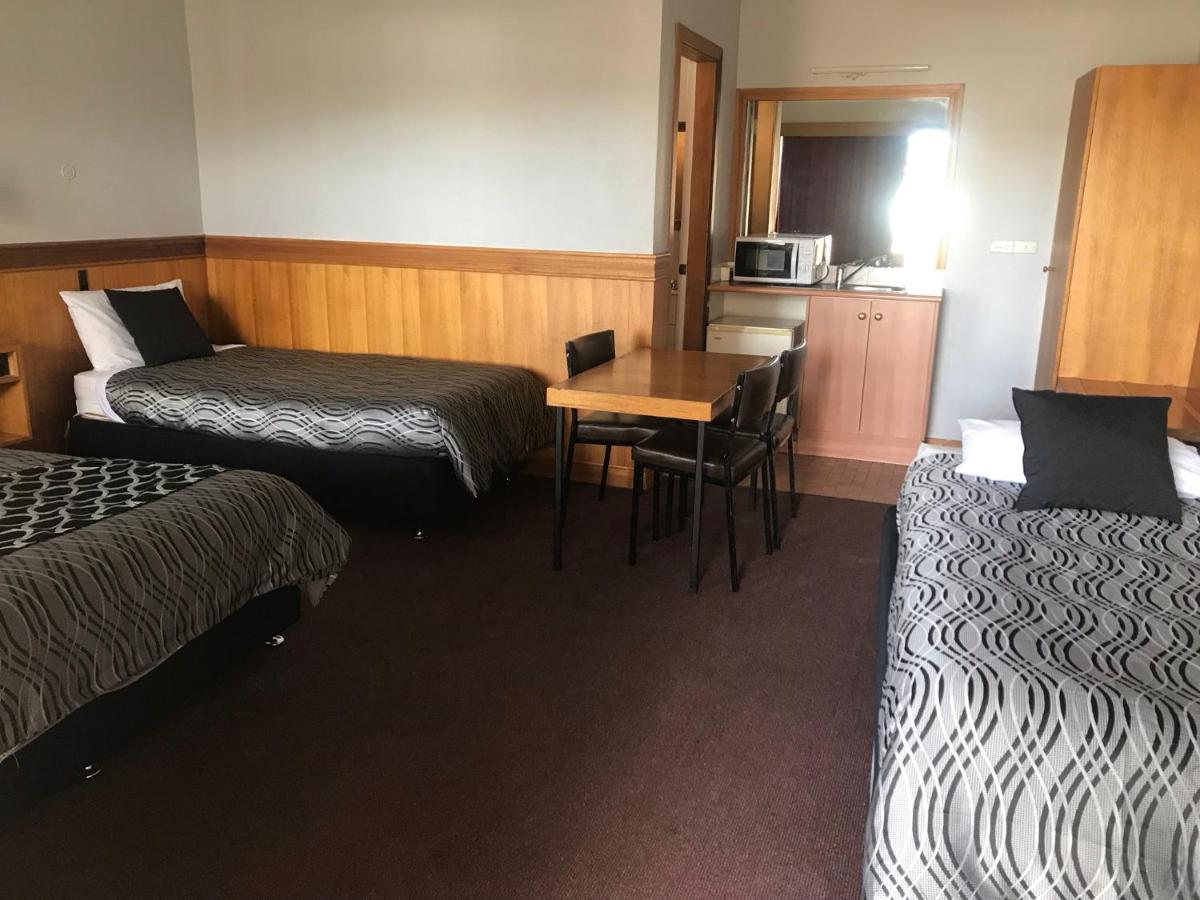 County Lodge Motor Inn West Wyalong Exterior foto