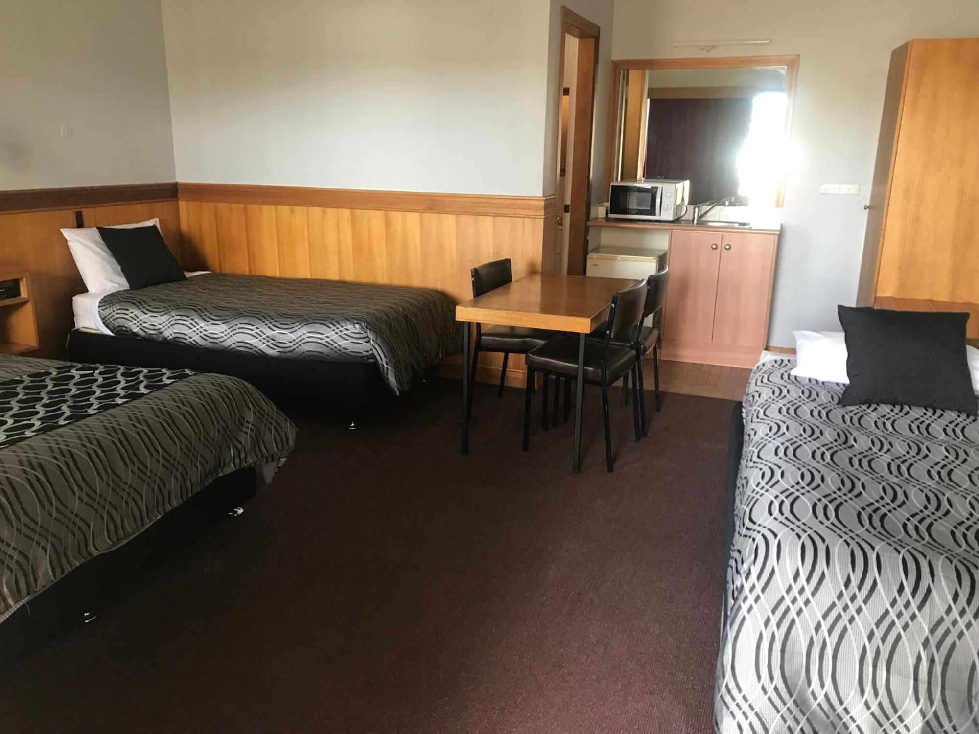 County Lodge Motor Inn West Wyalong Exterior foto