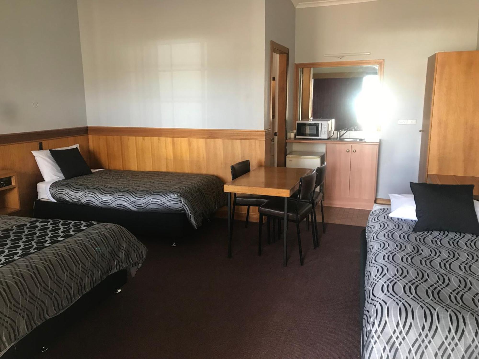 County Lodge Motor Inn West Wyalong Exterior foto