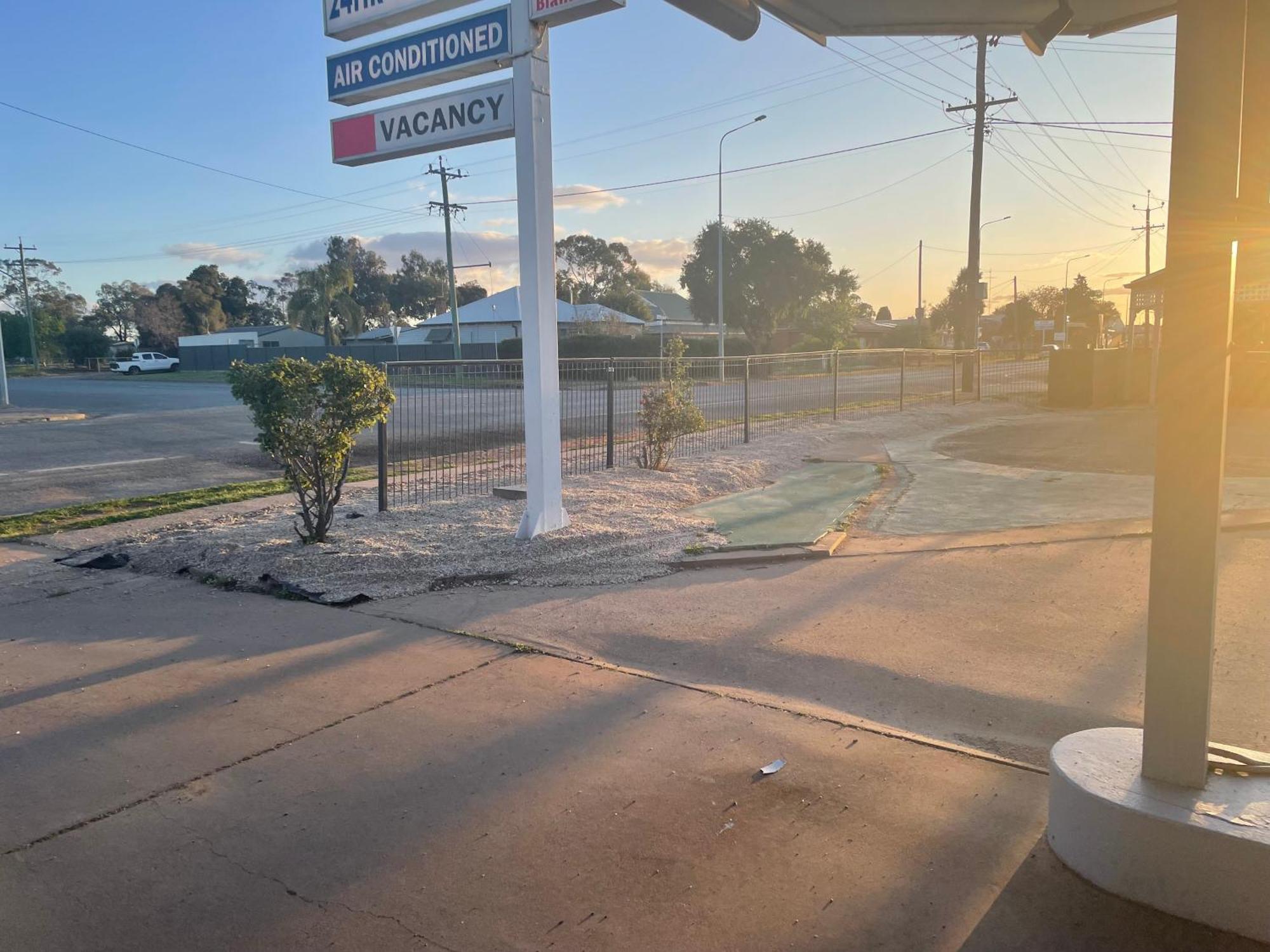 County Lodge Motor Inn West Wyalong Exterior foto