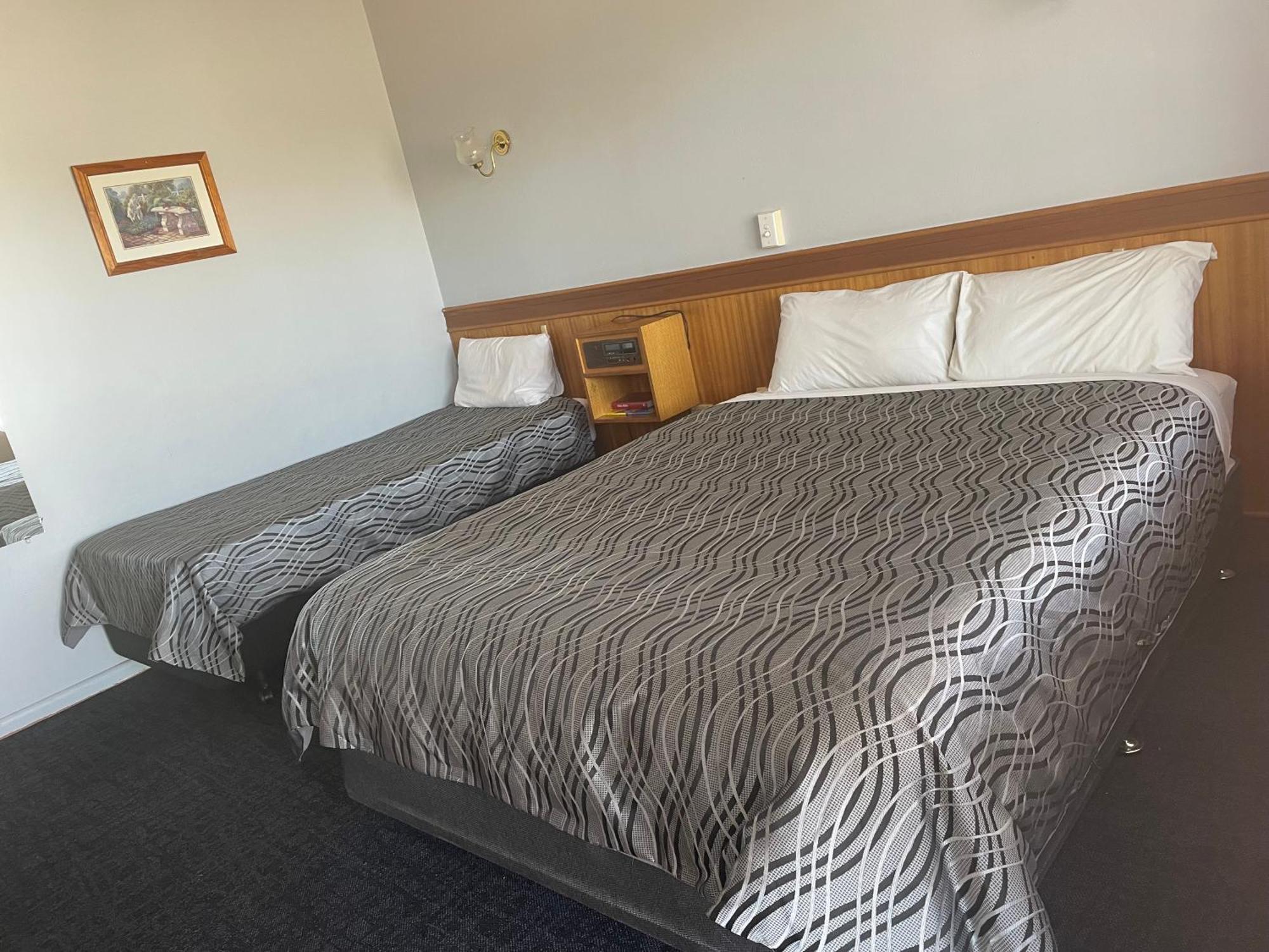 County Lodge Motor Inn West Wyalong Exterior foto